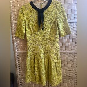 Gucci yellow lace dress with black grosgrain bow sz 44
